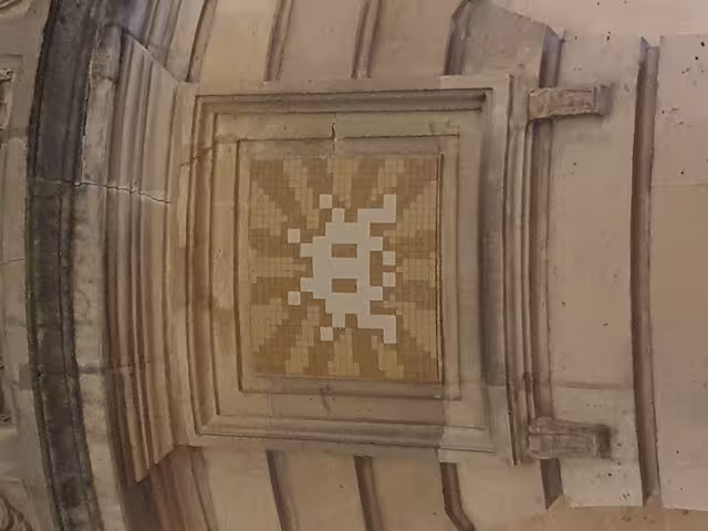Picture of a mosaic on a wall