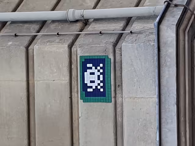 Picture of a mosaic on a wall