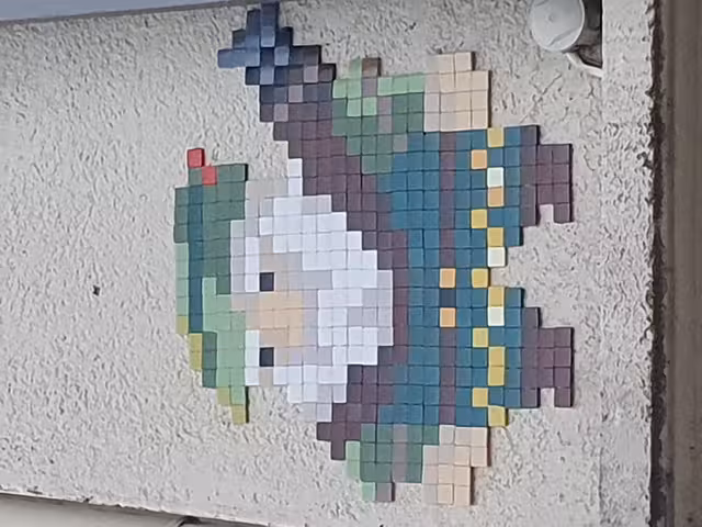 Picture of a mosaic on a wall
