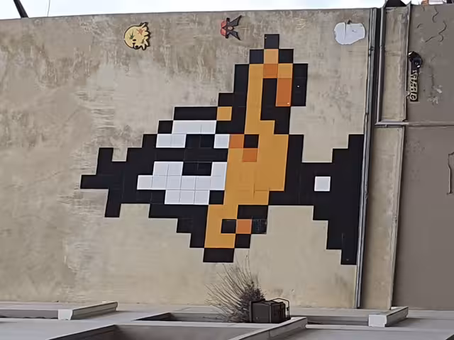 Picture of a mosaic on a wall