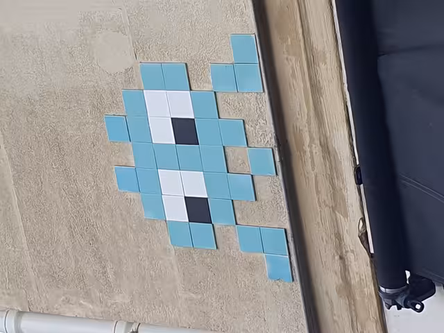 Picture of a mosaic on a wall
